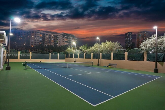 Building Photo - 808 Brickell Key Dr
