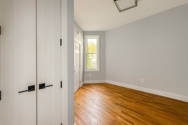 Building Photo - 308 Clerk St