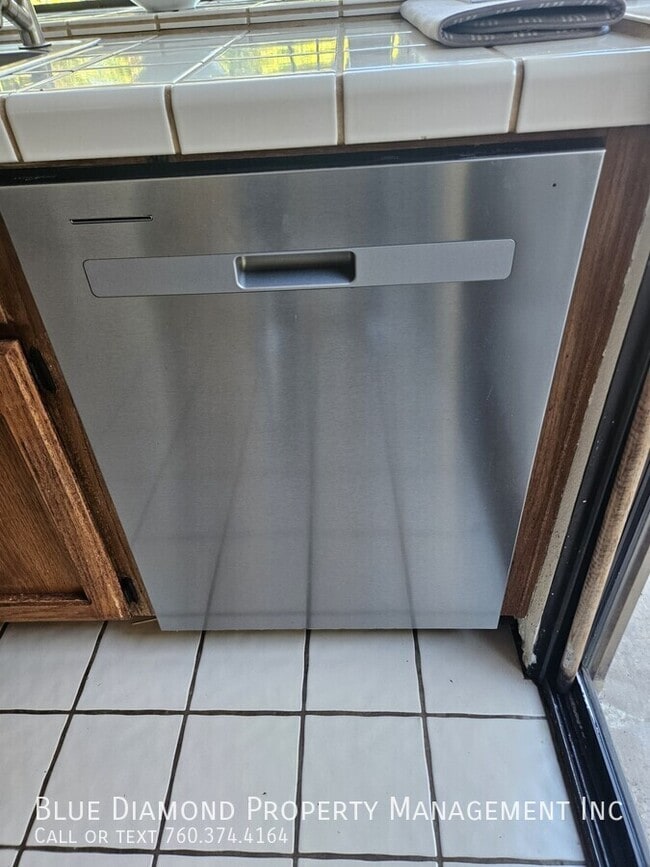 Building Photo - 1710 Shadow Mountain Dr