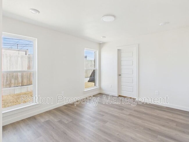 Building Photo - 2801 Ranch House Rd