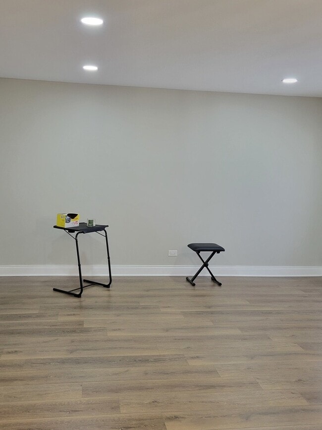 Building Photo - 1100 Holbrook Rd