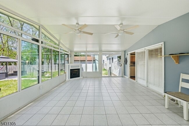 Building Photo - 587 Marlboro Rd