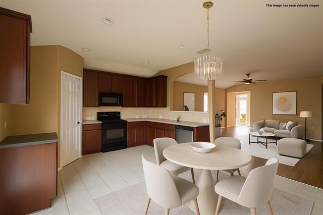 Building Photo - 590 Arthur Dr