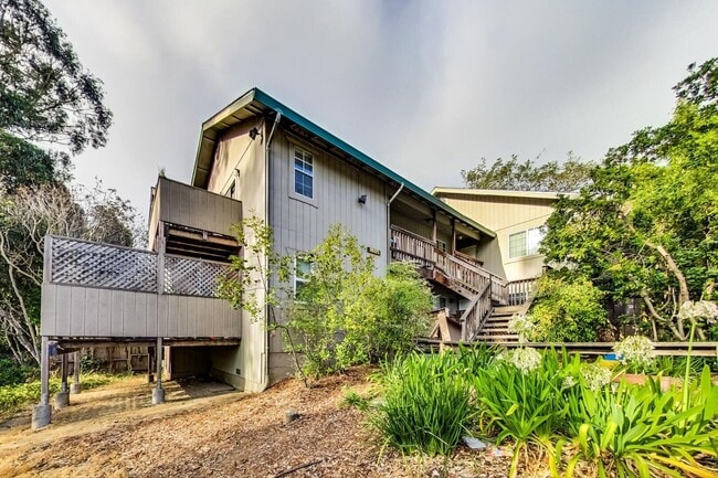 Building Photo - 1807 Sausal St