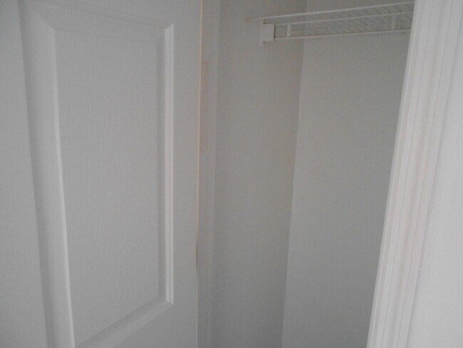 Building Photo - 615 Carter Ln