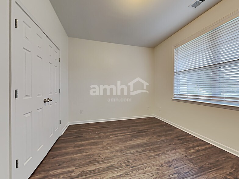 Building Photo - 8042 Regency Elm Dr