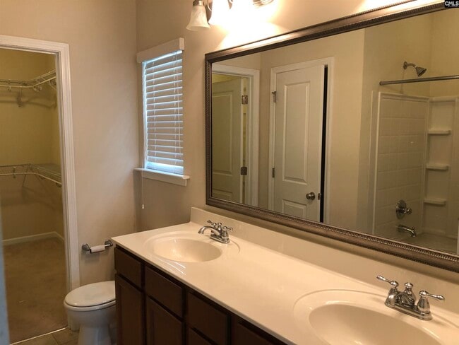 Building Photo - 636 Spanish Oak Dr