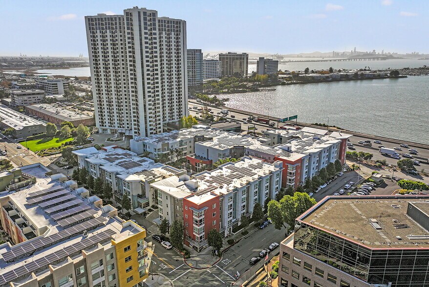 Building Photo - Avenue 64