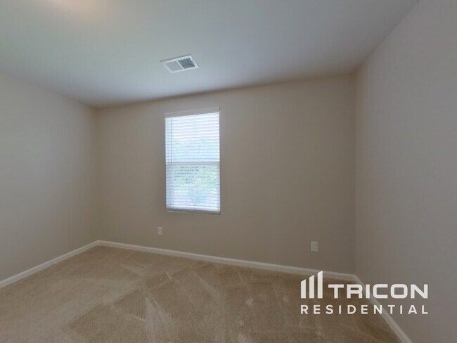 Building Photo - 120 Castlebrook Dr