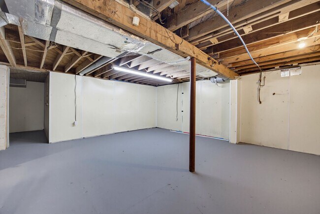 Building Photo - Fantastic Renovation in Smyrna!