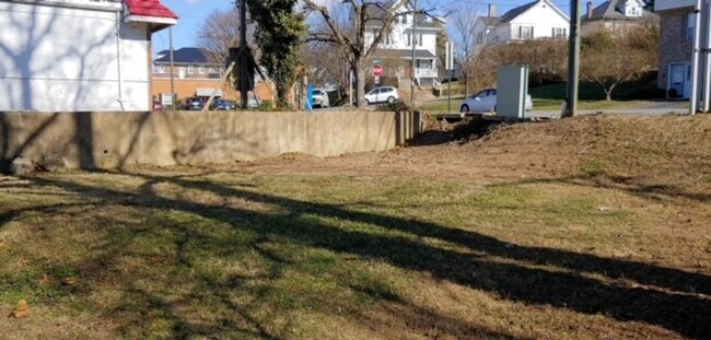 Building Photo - 1214 Hamilton Terrace SE