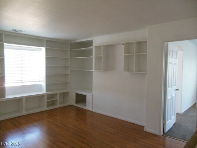 Building Photo - 2516 Chenault Cir