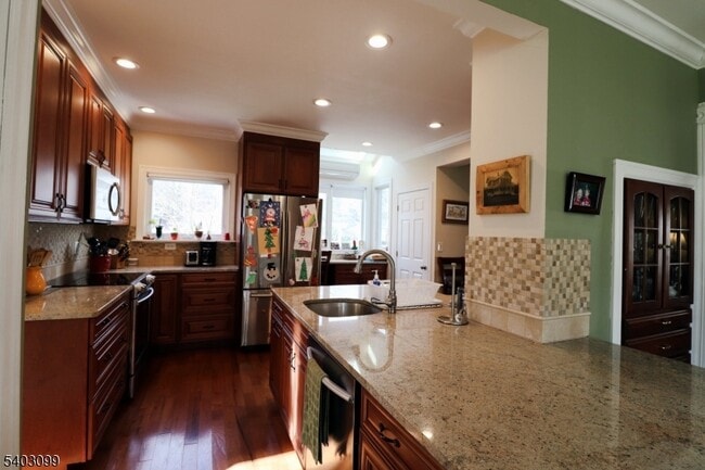 Building Photo - 236 W Main St