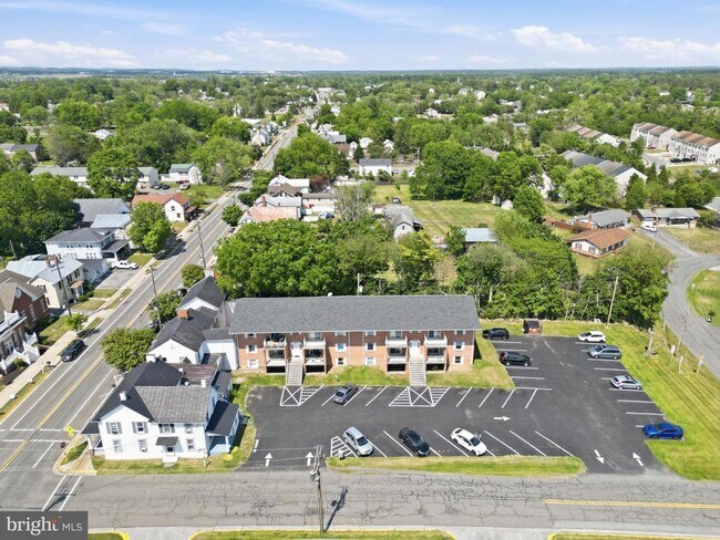 Building Photo - 830 Locust St