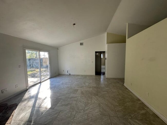 Building Photo - 6565 Arancio Dr W
