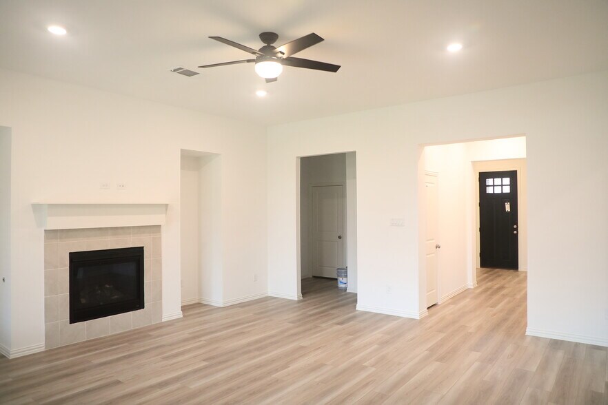 Building Photo - 1618 Glacier Dr