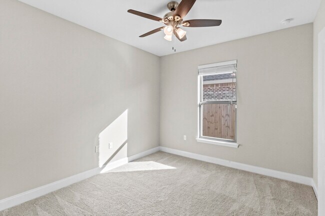 Building Photo - 949 Kenzie Ln