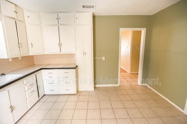 Building Photo - 2401 24th St