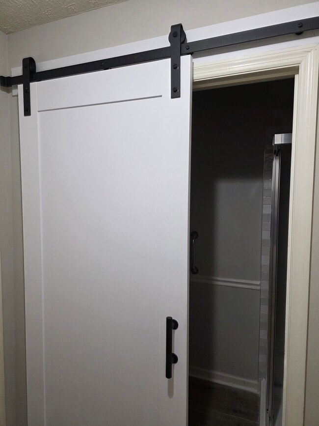 Building Photo - 217 S Hancock St