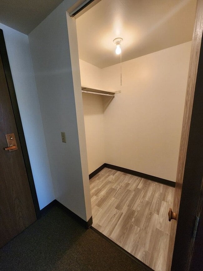 Building Photo - 410 Short St