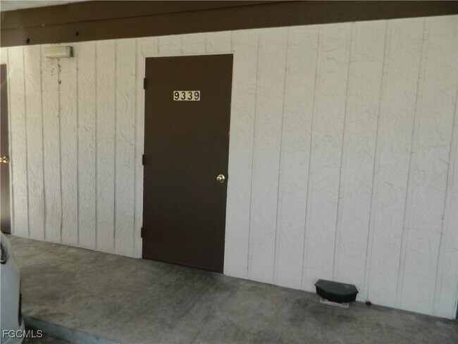 Building Photo - 9339 Lennex Ln