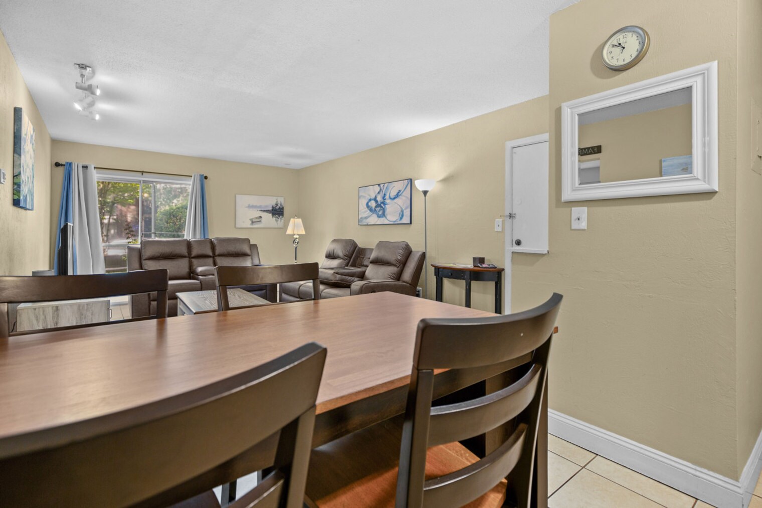 Building Photo - 1700 SW 16th Ct