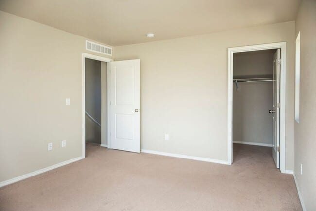 Building Photo - 532 Walhalla Ct