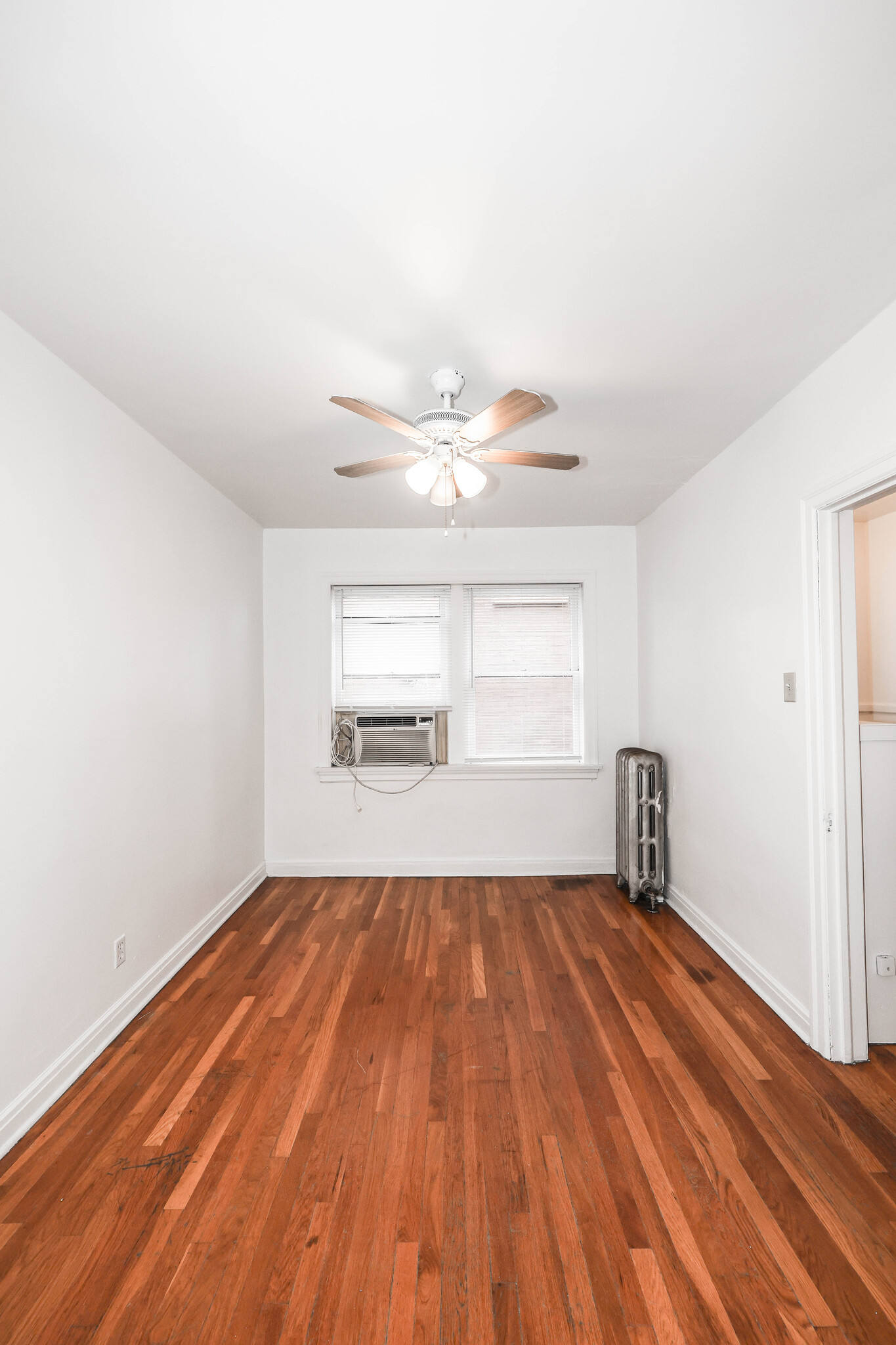 Building Photo - 740 E 300 S