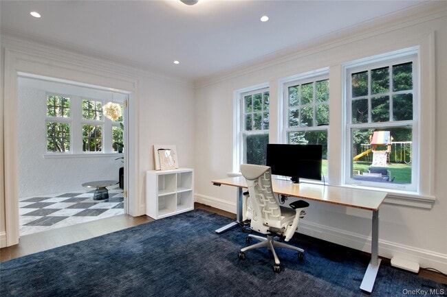 Building Photo - 22 Westbury Rd