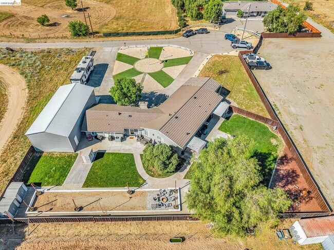 Building Photo - 59 Old Stagecoach Rd