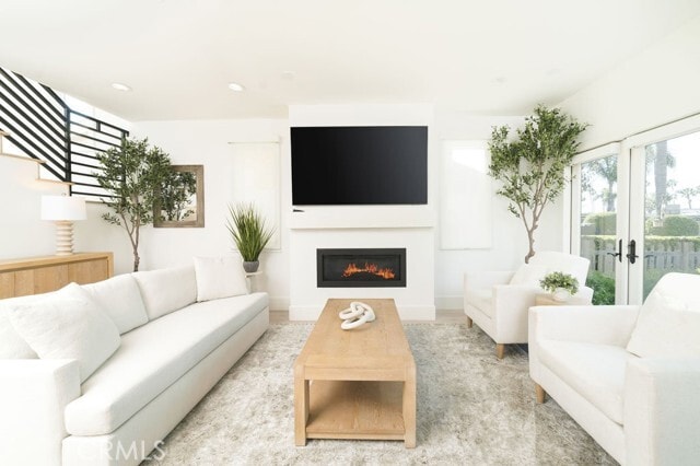 Building Photo - 608 Heliotrope Ave