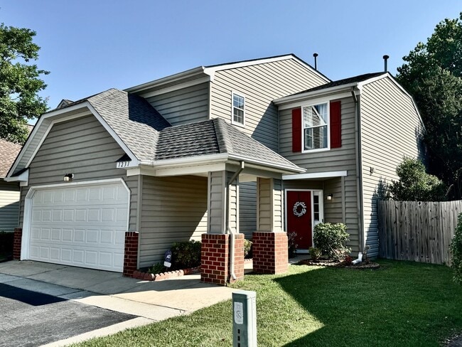 Building Photo - Available 08-08-25 in Cedar Crossing! A Pe...