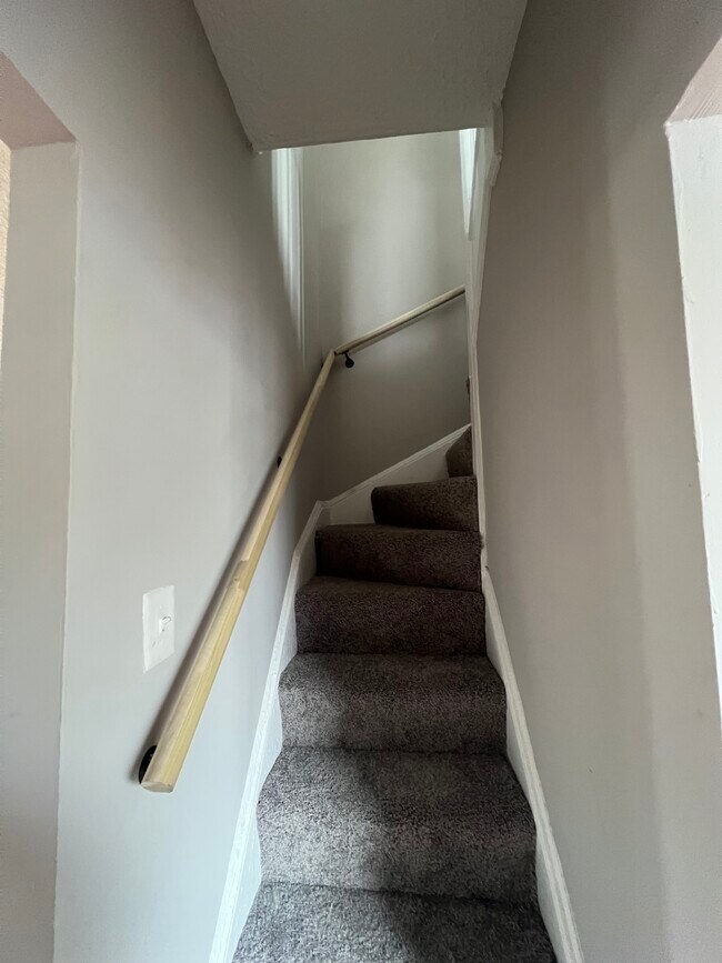 Building Photo - 45 Todd Pl NE