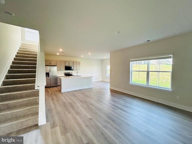 Building Photo - 128 Wappinger Ter