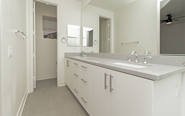 Building Photo - 3138 Asto Pl