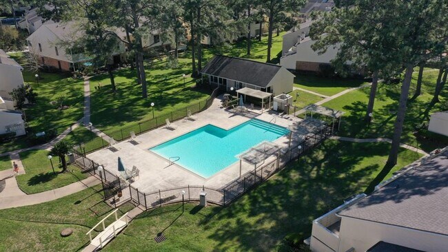 Building Photo - 14555 Wunderlich Dr