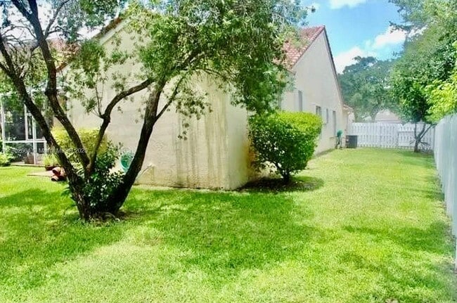 Building Photo - 727 Sand Creek Cir