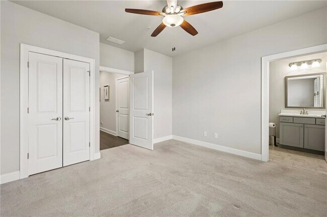 Building Photo - 355 Cricket Ln