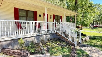 Building Photo - Cute Country Home in Kentucky Lakes