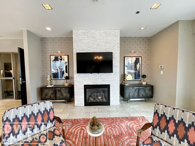 Building Photo - 150 W Roosevelt Rd