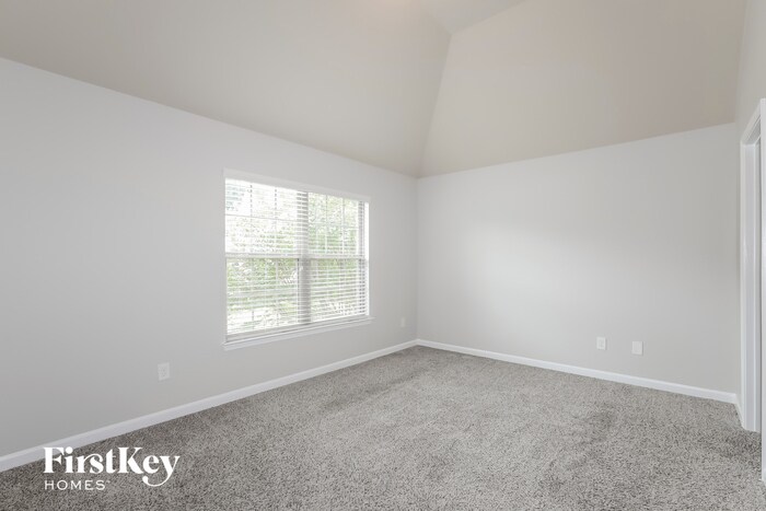 Building Photo - 394 Plymstock Dr
