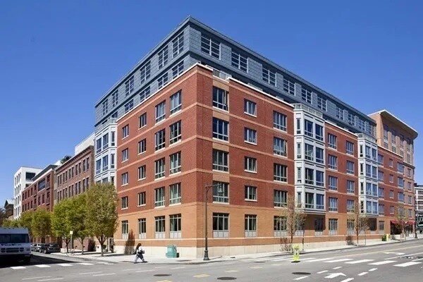 Building Photo - 17 Otis St