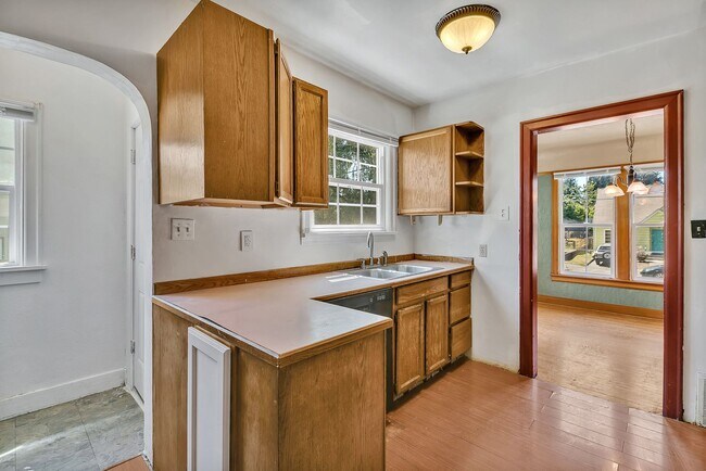Building Photo - Charming 3 Bedroom Home in Bremerton