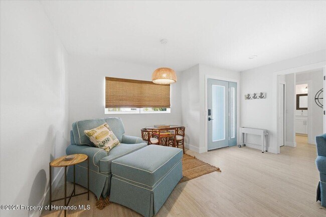 Building Photo - 4262 Biscayne Dr