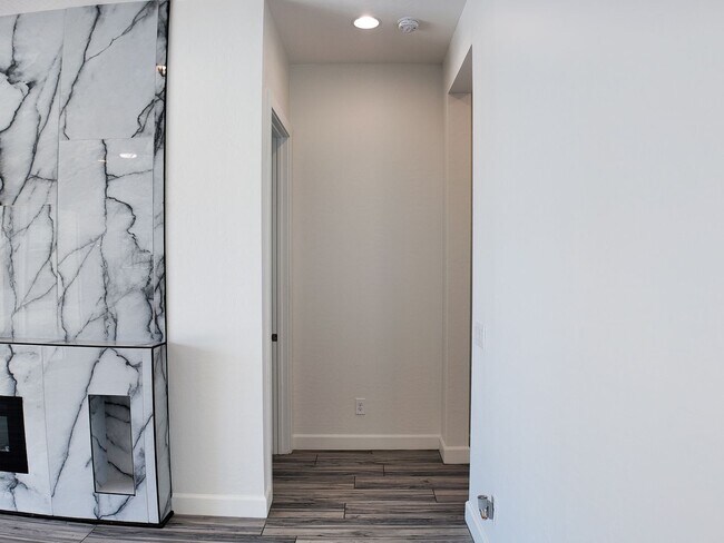 Building Photo - Exquisite Luxury Rental in Prestigious Gated Tule Springs Community