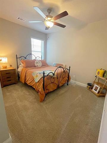 Building Photo - 908 Lamp Post Ln