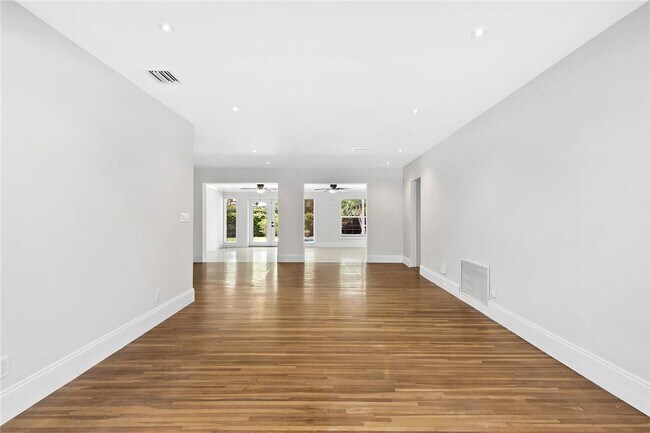 Building Photo - 1416 Polk St