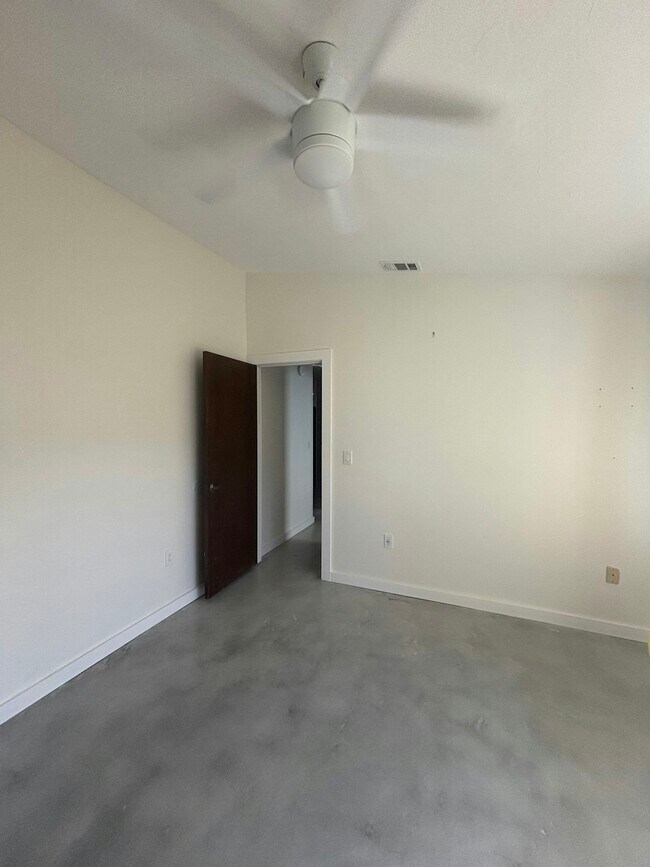 Building Photo - 4250 Marlowe Dr
