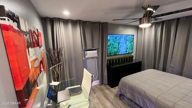 Building Photo - 236 N Keech St