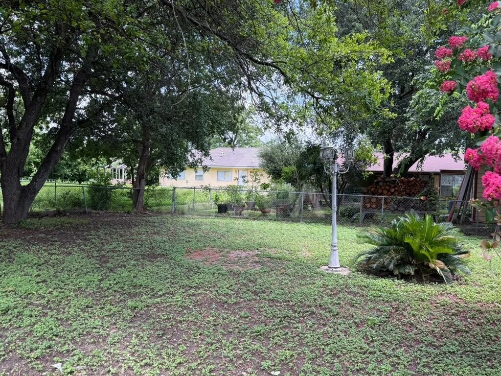 Building Photo - 4847 Featherock Dr